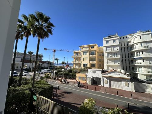 C028-Nice apartment with terrace - close to the beach
