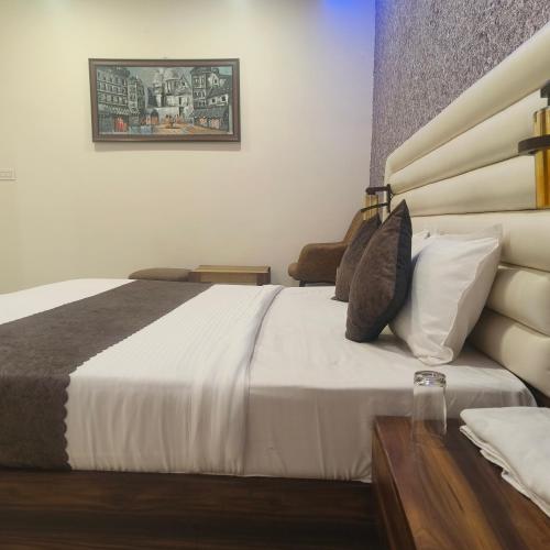 Fotografie z fotogalerie ubytování Hotel Royal v destinaci Rājpura