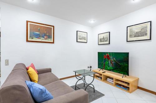 GuestHost - Sant'Ambrogio Central Apt - Your Florence Hideaway