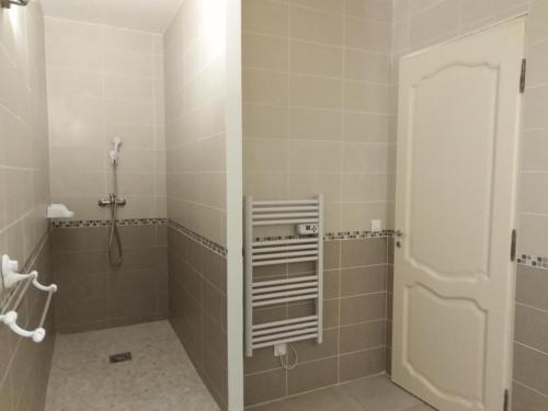 Salle de bains dans l'établissement Gîte Les Songes