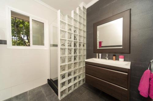 Villa Cecilia by Villa Plus