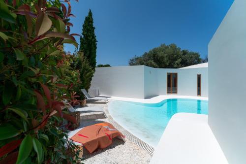 Swimmingpoolen hos eller tæt på Villa Ixia