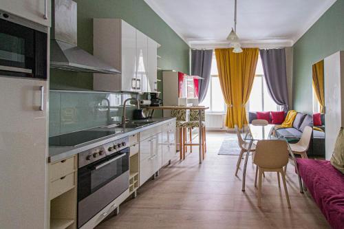 Modern Cozy Apartment by Ruterra