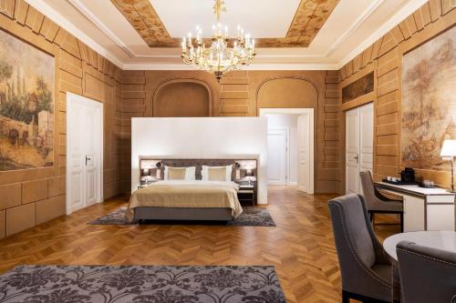Un lugar para sentarse en Wyndham Grand Krakow Old Town