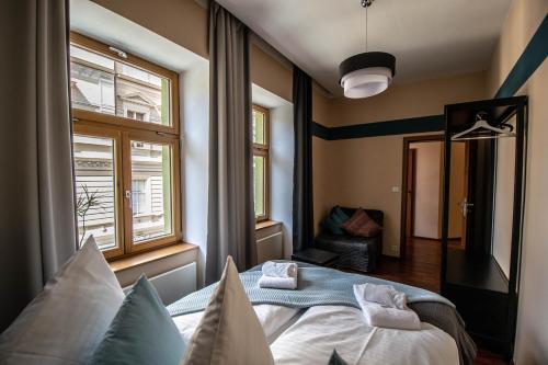 Wooden Design 2BDR Apartment near Eden Garden