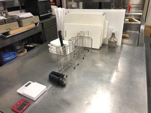 a shopping cart on a counter in a kitchen at 【CLUB DEEP BLUE】西伊豆　知る人ぞ知る美しい入江が眺める貸別荘！最大44人宿泊可能！ in Numazu