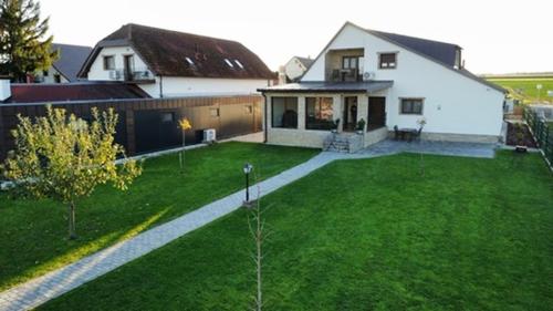 Kukorica Csárda Apartman 2 8712 Balatonújlak, 82 Balaton utca kép - 3
