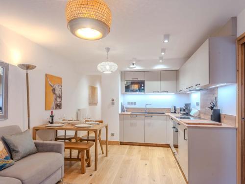 Bel appart 3* refait à neuf au pied des pistes, centre Morzine, 4 pers, terrasse, wifi, garage - FR-1-754-58