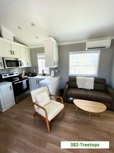 Island Oaks RV Resort – Photos 3