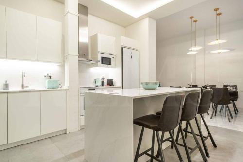 Luxurious apartment in center with parking by REMS