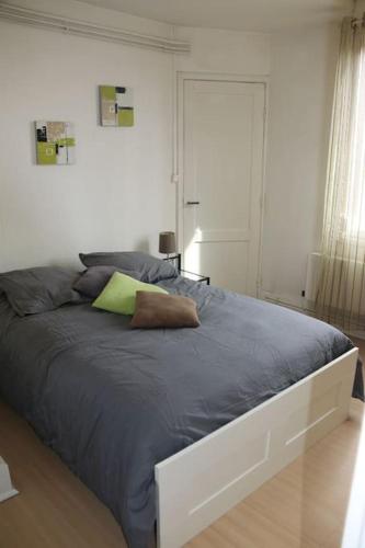 Un ou plusieurs lits dans un hébergement de l'établissement Escapade vue sur mer