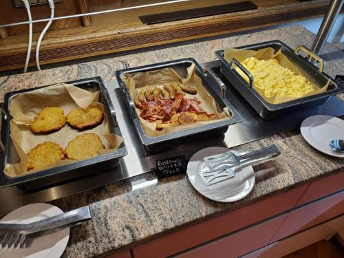 Makanan di atau berdekatan hotel