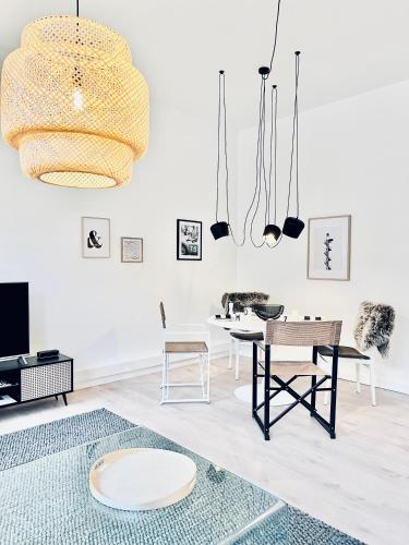 Χώρος καθιστικού στο MAKERS and ROOMS APARTMENT 01 Pauline 110qm Parkplatz 1-4 Personen