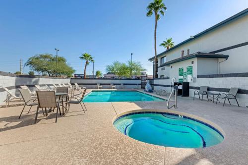 Best Western Superstition Springs Inn Image