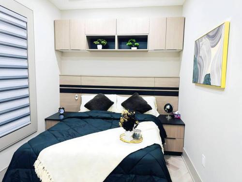 Fallsview Haven: 4BR Gem