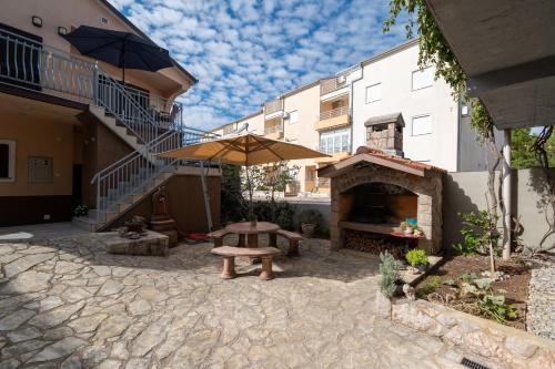 Apartments by the sea Starigrad, Paklenica - 21824