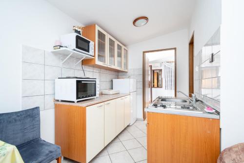 Apartments by the sea Starigrad, Paklenica - 21824