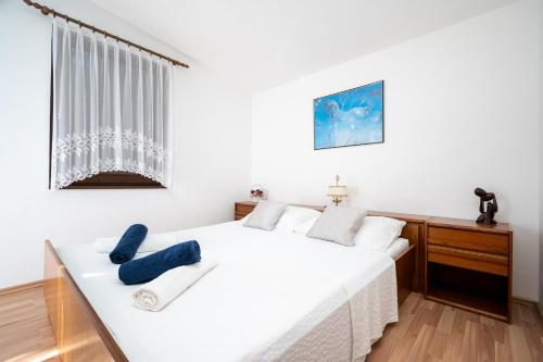 Apartments by the sea Starigrad, Paklenica - 21824