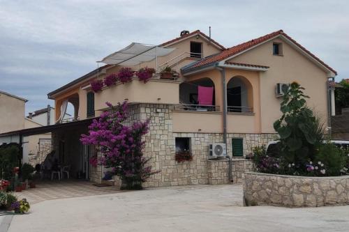 Gallery image of Apartments with parking space Rtina - Miocici, Zadar - 22001 in Ražanac