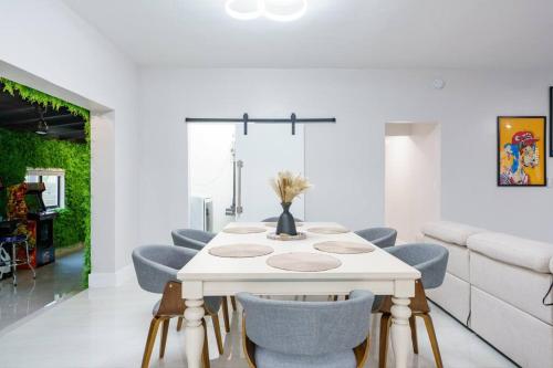 New Miami & Calle Ocho Home with Arcade! photo 42