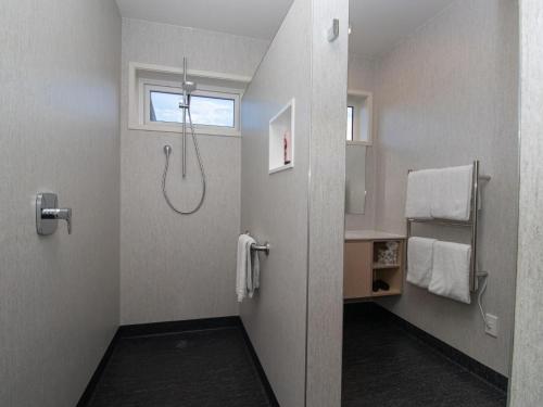 Vonios kambarys apgyvendinimo įstaigoje By The Sea On Sackville Brand New Apartment