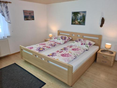 Postel nebo postele na pokoji v ubytování Ferienwohnung Graf Konrad