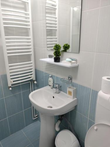 Studio 10 tesisinde bir banyo