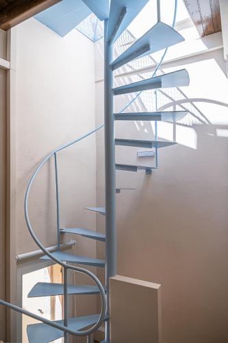 Artemide city places _Leon tiny suite