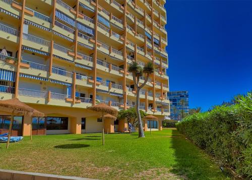 Great studio Beachfront Marbella center Neptuno building Ninth floor