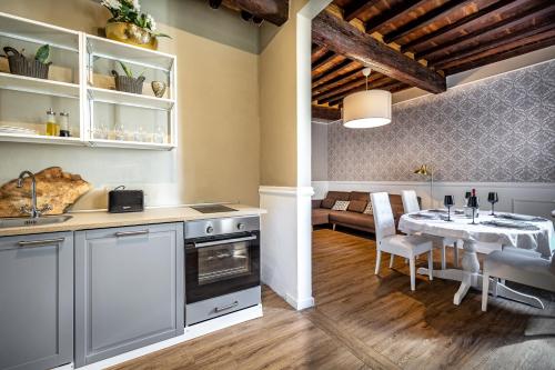 Florentine Experience in Santa Croce