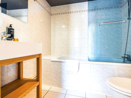 Koupelna v ubytování ibis Styles Moulins Centre