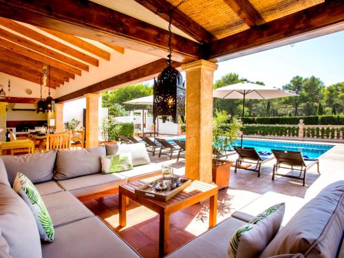 Bazén v ubytování Villa Villa Lantana by Interhome nebo v jeho okolí