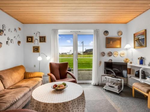 Posezení v ubytování Apartment Kaisa - 200m from the sea by Interhome