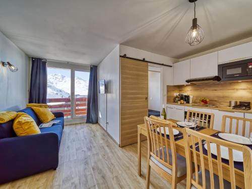 Kuchyň nebo kuchyňský kout v ubytování Apartment Altineige-6 by Interhome