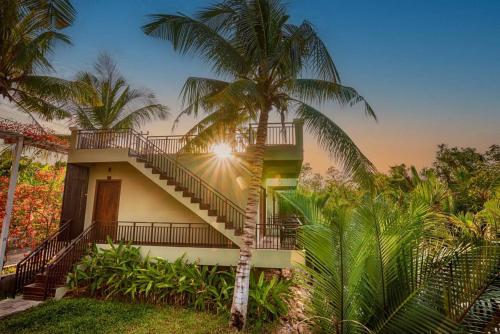 Κήπος έξω από το Ganesha Kampot Resort