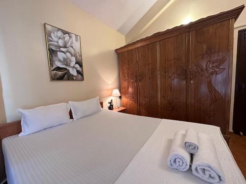 Villa By The Beach Goaにあるベッド