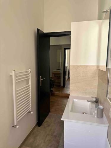 Xenia Apartments - Charming Garden Suite in Porta Venezia
