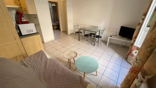 Modest one bedroom apartment