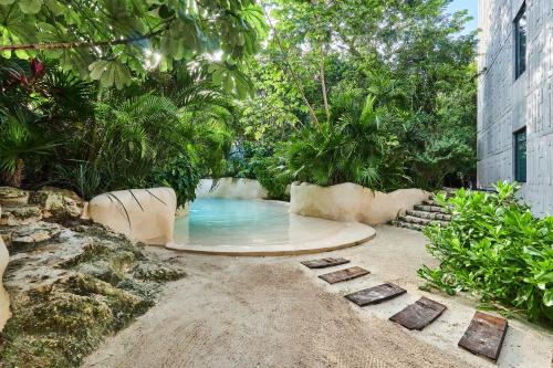 James Bond - Centric studio & Private Plunge Pool & Beach club access photo 3