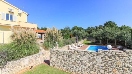 Large Villa Ska with amazing private pool near the beach and town by WiiBuk