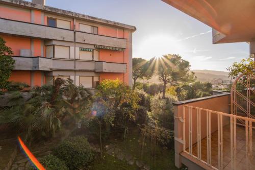 En balkon eller terrasse på 228 - Casa Guarda Stelle - In Residence con Piscina e Aree esterne comuni a 1km dal Mare