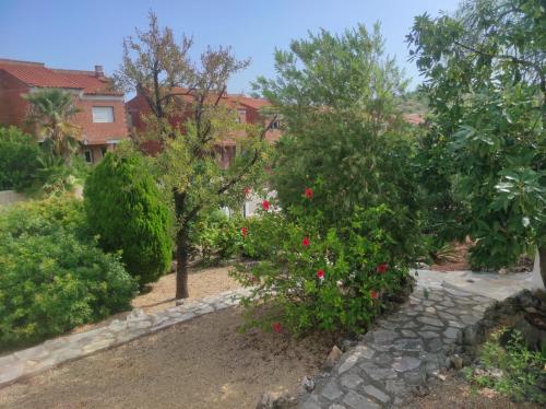 Κήπος έξω από το Villa Michel en Monte Pego