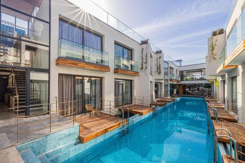 Gözegir Hotelの敷地内または近くにあるプール