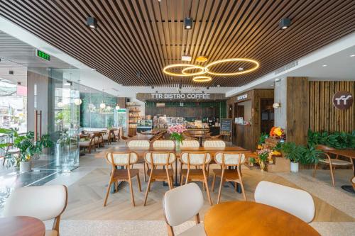 Restoran atau tempat lain untuk makan di TTR Central Apart Hotel
