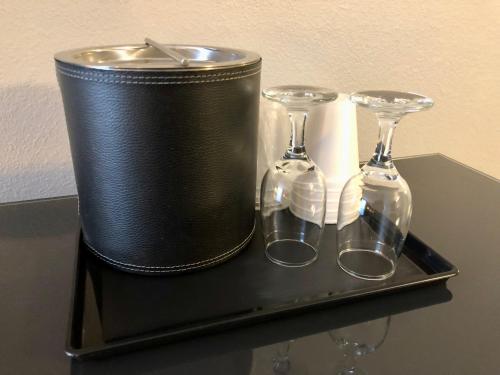 Tetera y cafetera en The Grand Hotel Spindletop