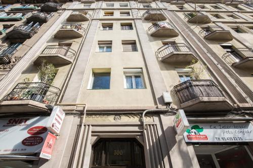Housalia Lepant 3 bedroom apartment 300 meters de Sagrada Familia