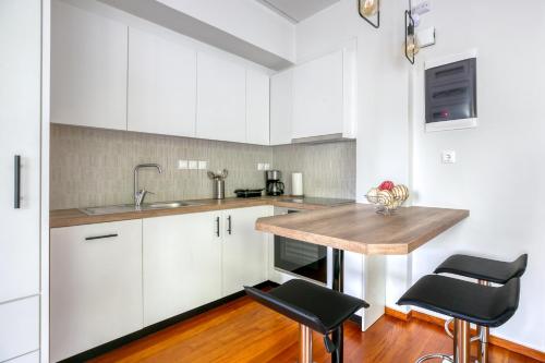 Athena's South Apartment