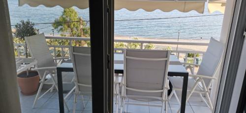 Niki's House Apartments By The Sea