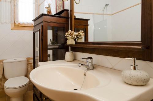 Ett badrum på Casa Beatriz Valdelinares