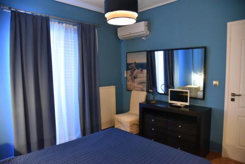 Postel nebo postele na pokoji v ubytování Luxury apartment Athens Alimos Riviera